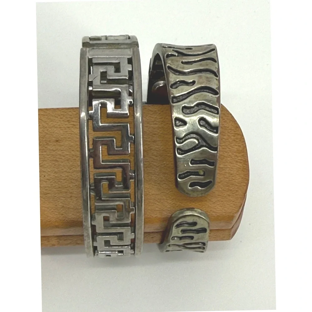 Geneva Elite 2pc Cuff Watch Set Silver Tone Greek Key Abstract Metal‎ Quartz